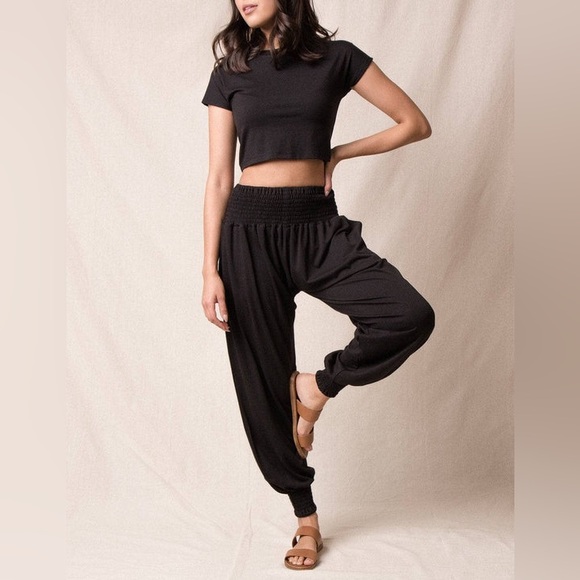 EUC Sivana Bamboo / Organic Cotton Taj Pocket Smocked Pants - Black Size Medium - Picture 1 of 12